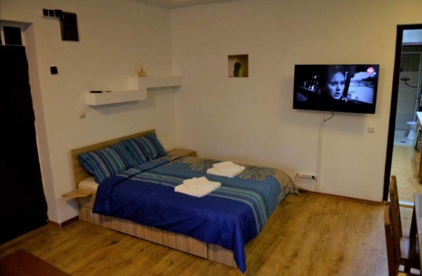 Garsonieră decomandată în Romană
