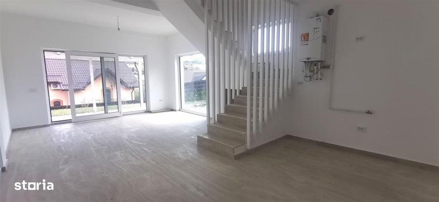 Casă cu 4 camere în Bucium