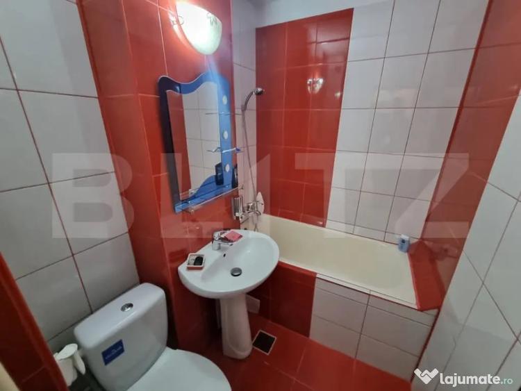 Apartament cu 2 camere semidecomandat în Craiovița Nouă