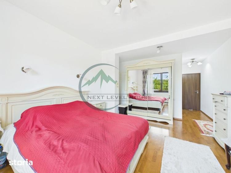 Casă cu 10 camere cu Teren 1009 Mp în Central