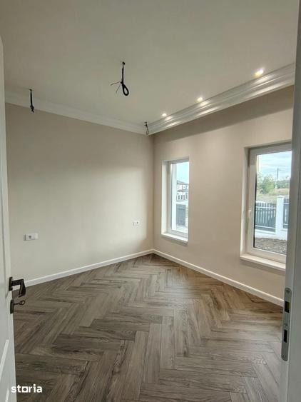 Casă cu 4 camere cu Teren 350 Mp în Miroslava