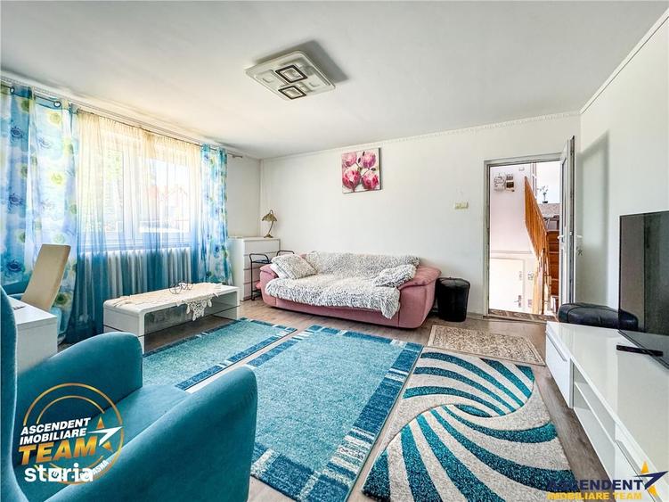 Casă cu 5 camere cu Teren 400 Mp în Simeria