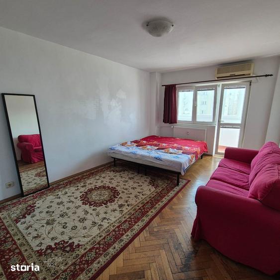 Apartament cu 3 camere decomandat în Tei