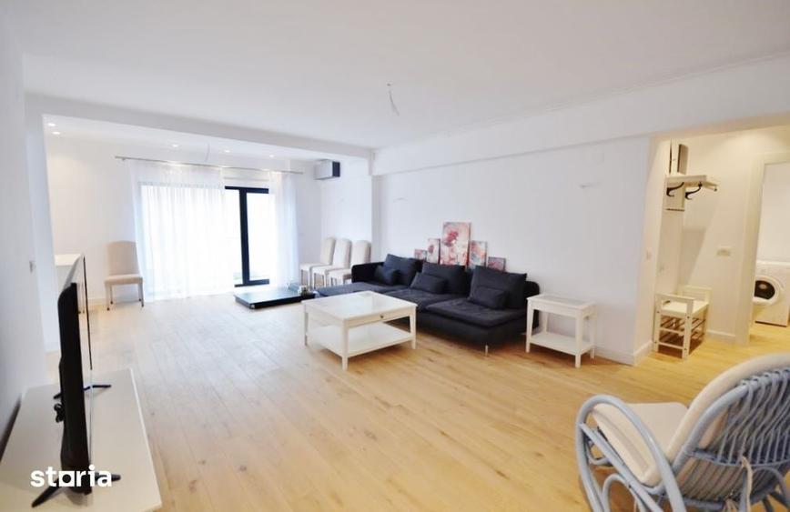 Apartament cu 3 camere semidecomandat în Gara de Nord