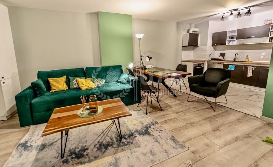 Apartament cu 3 camere semidecomandat, mobilat în Semicentral