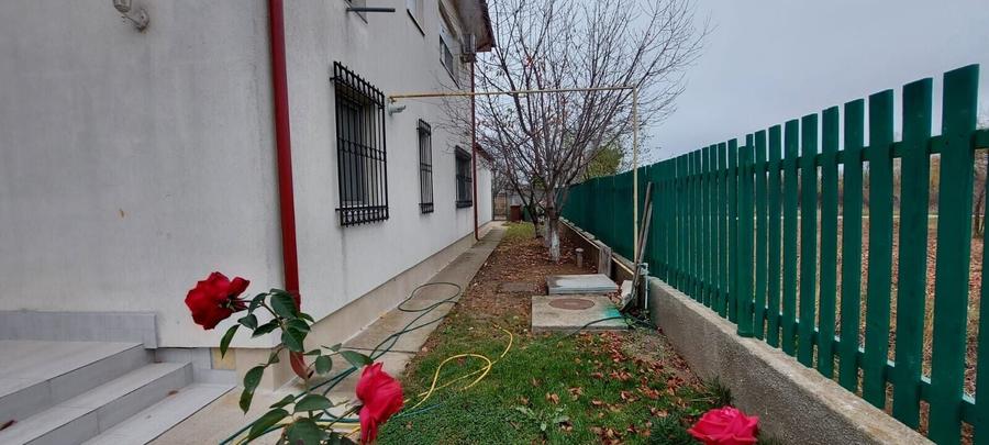 Casă individuală cu 6 camere cu Garaj în Băneasa