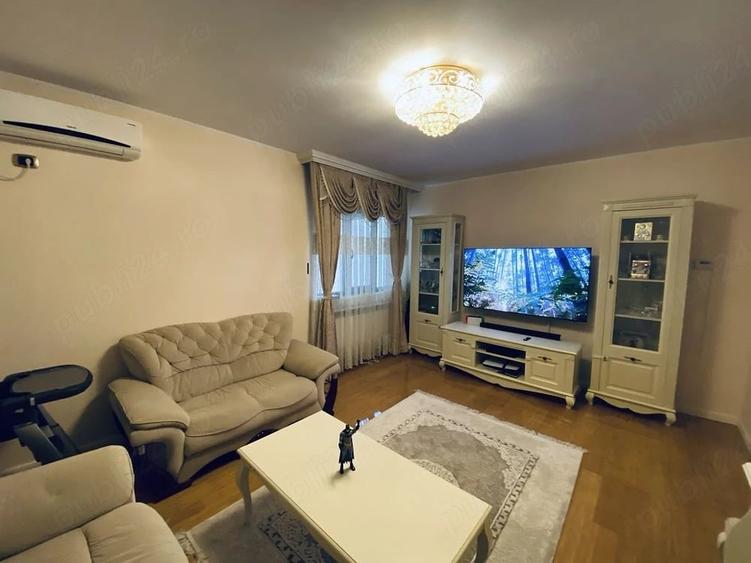 Apartament cu 3 camere decomandat în Faleza Nord
