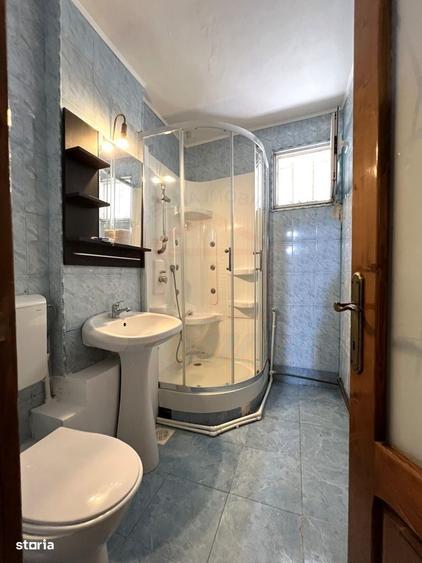 Apartament cu 3 camere decomandat în Micro 13