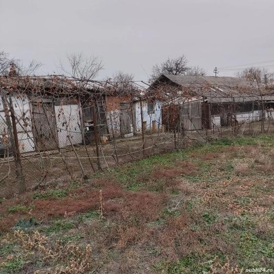 Casă cu 6 camere în Drăghicești
