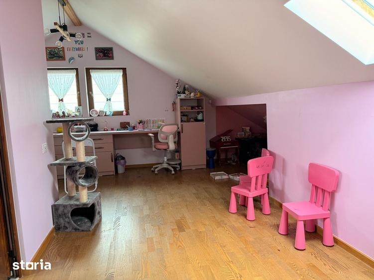 Casă cu 5 camere cu Teren 550 Mp în Tulucești