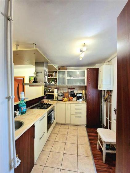 Apartament cu 4 camere decomandat în Steaua