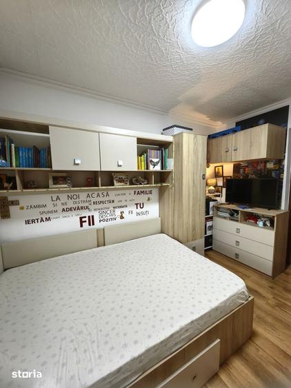 Apartament cu 4 camere decomandat, mobilat în Central