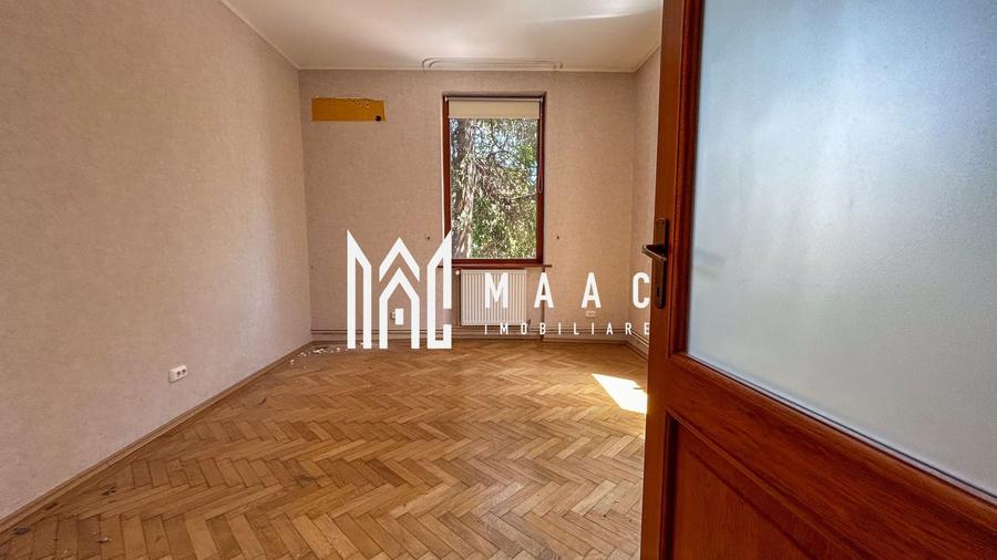 Casă individuală cu 5 camere cu Canalizare în Trei Stejari