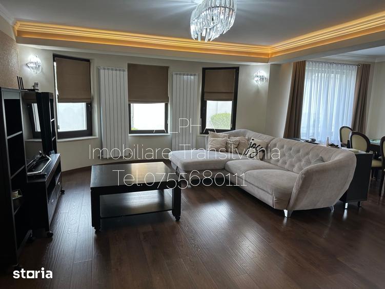 Casă cu 5 camere cu Teren 1000 Mp în Central