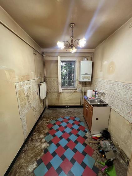 Apartament cu 2 camere nedecomandat în Podu Roș