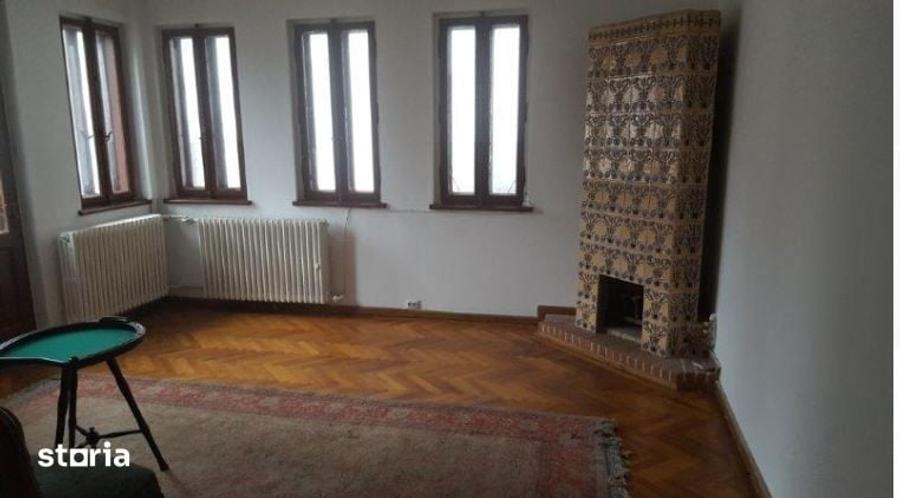 Apartament cu 3 camere în Aviatorilor