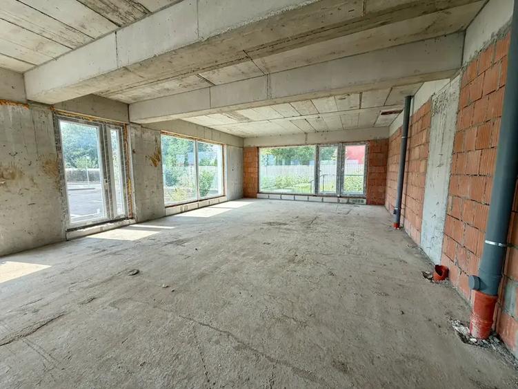 Spațiu comercial, de 103.69999694824 mp, în Tunari