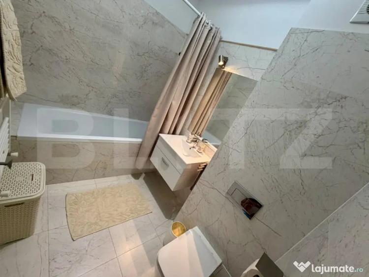 Apartament cu 3 camere decomandat în Calea București