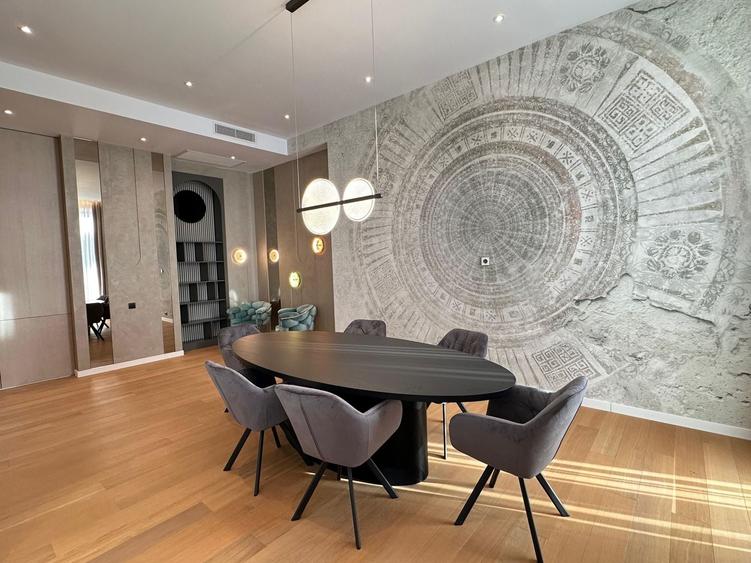Apartament cu 5 camere decomandat, mobilat în Herăstrău