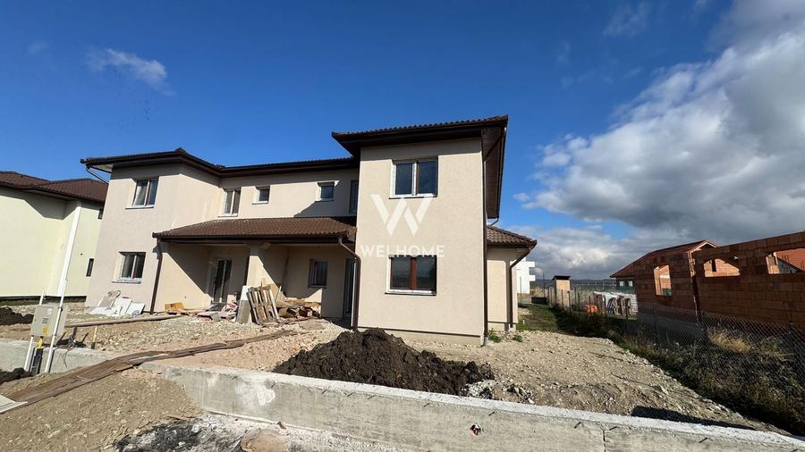 Duplex cu 5 camere cu Canalizare în Șura Mică
