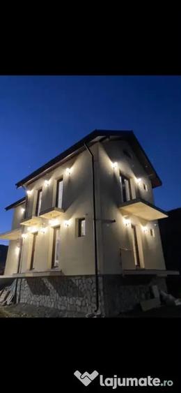 Casă cu 4 camere în Central