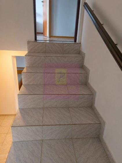 Casă cu 5 camere în Central