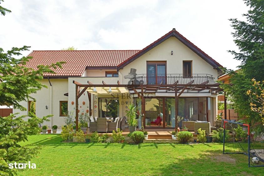 Casă cu 5 camere cu Teren 696 Mp în Central