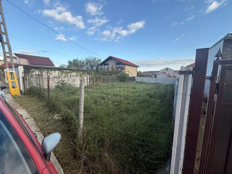 Teren de 300 mp, în Valu lui Traian