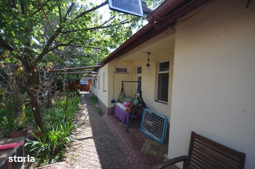 Casă cu 4 camere cu Teren 600 Mp în Andronache