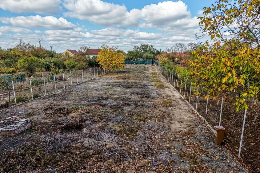Casă individuală cu 3 camere cu Canalizare în Aradul Nou