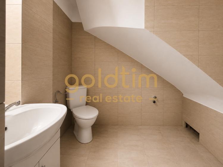 Duplex cu 6 camere cu Canalizare în Domnești