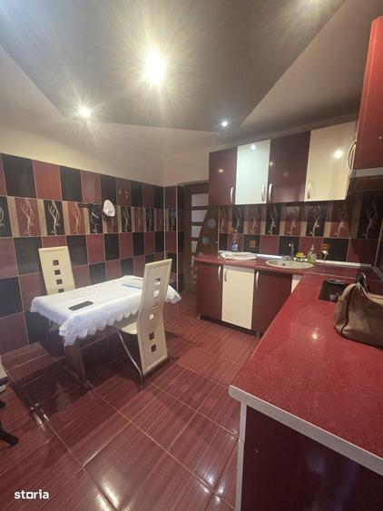 Casă cu 4 camere cu Teren 250 Mp în Șimnicu de Sus