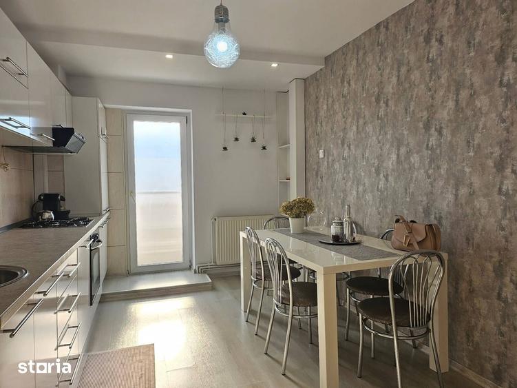 Apartament cu 3 camere decomandat în Central