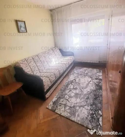 Apartament cu 3 camere semidecomandat în Florilor
