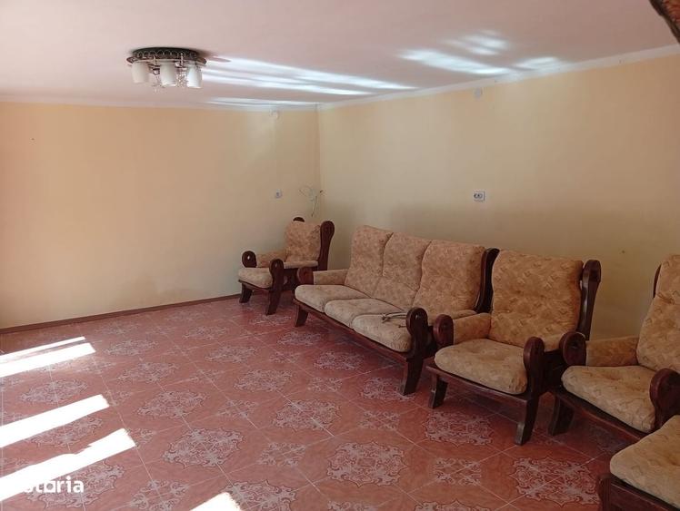 Casă cu 4 camere cu Teren 2877 Mp în Brazii