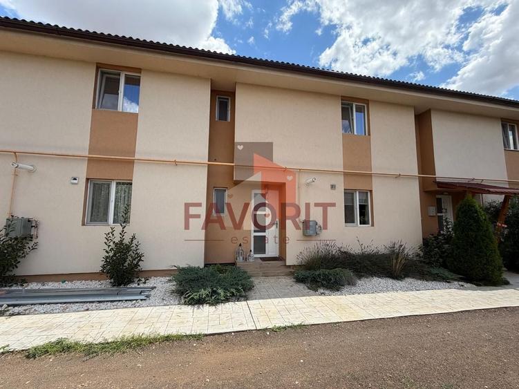 Casă cu 3 camere cu Canalizare în Sânandrei