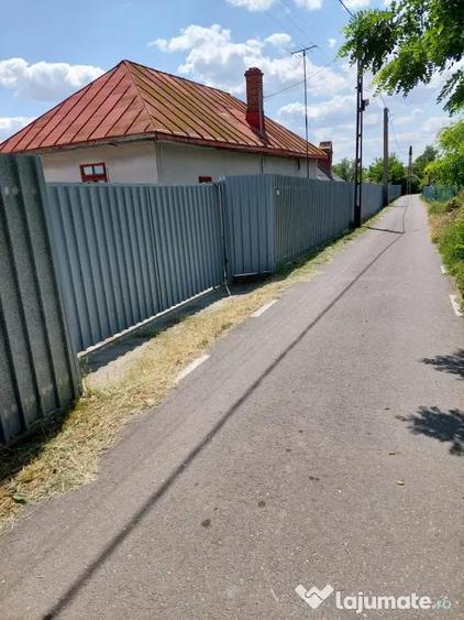 Casă cu 2 camere cu Teren 4500 Mp în Ionești