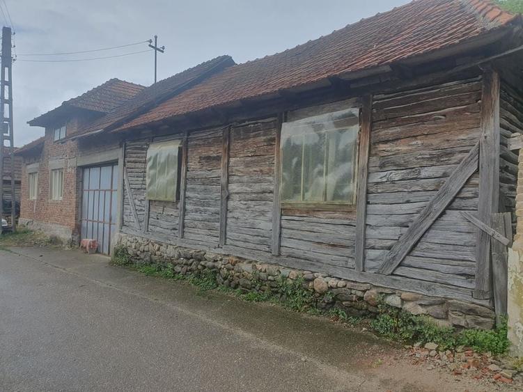 Casă cu 3 camere în Vărzari