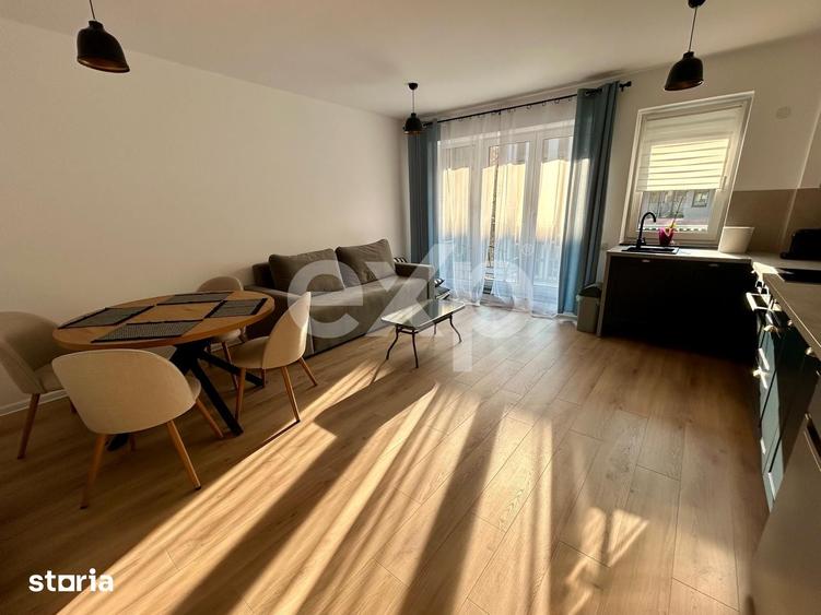 Apartament cu 3 camere decomandat, mobilat în Tractorul