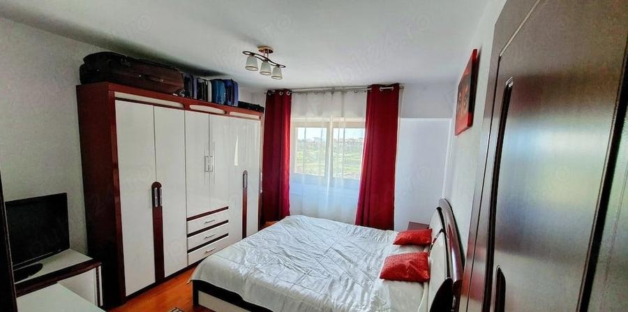 Apartament cu 3 camere decomandat în Scriitorilor