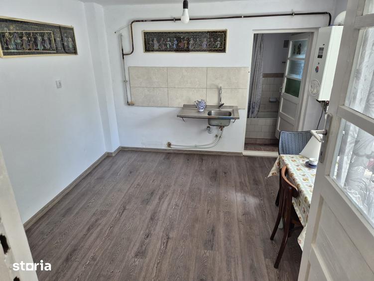Casă cu 2 camere cu Teren 616 Mp în Drăgășani