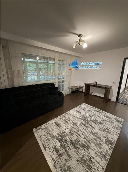 Apartament cu 3 camere semidecomandat, mobilat în Apărătorii Patriei