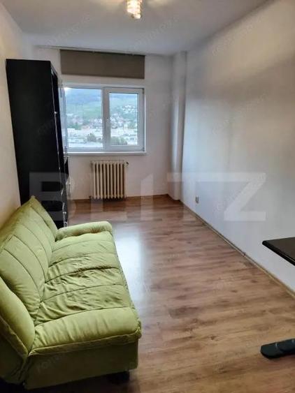 Apartament cu 3 camere decomandat în Cetate