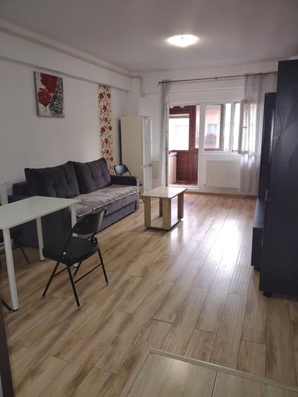 Apartament semidecomandat în Chiajna