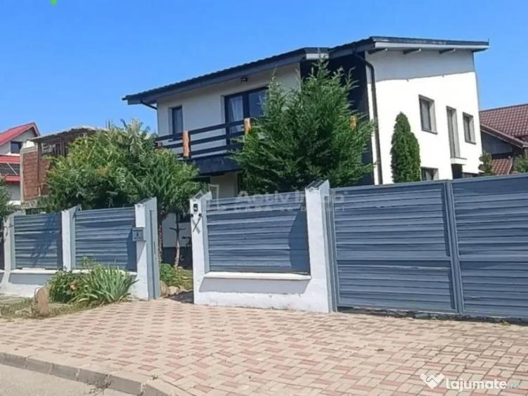 Casă cu 4 camere cu Teren 300 Mp în Central