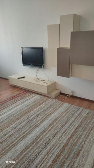 Apartament cu 3 camere în Tei