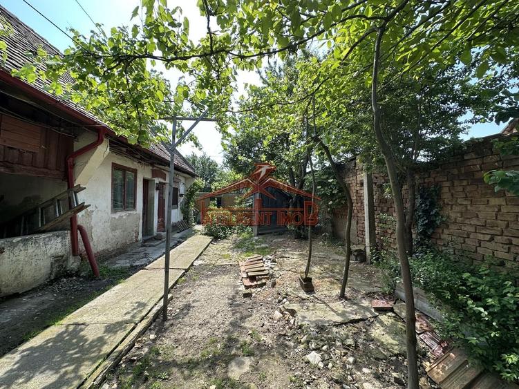 Apartament cu 2 camere semidecomandat în Turnișor