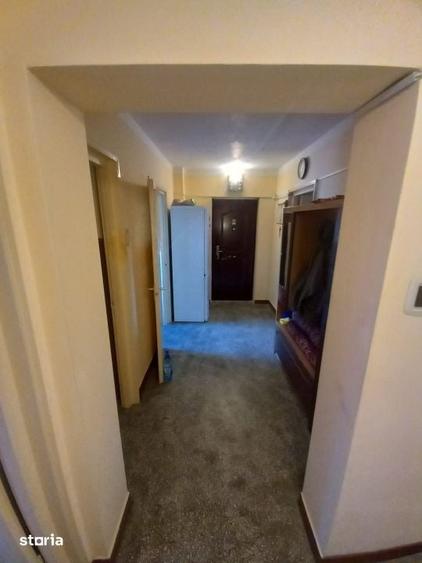 Apartament cu 3 camere decomandat în Săsar