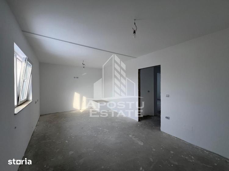 Casă cu 4 camere cu Teren 180 Mp în Ghiroda