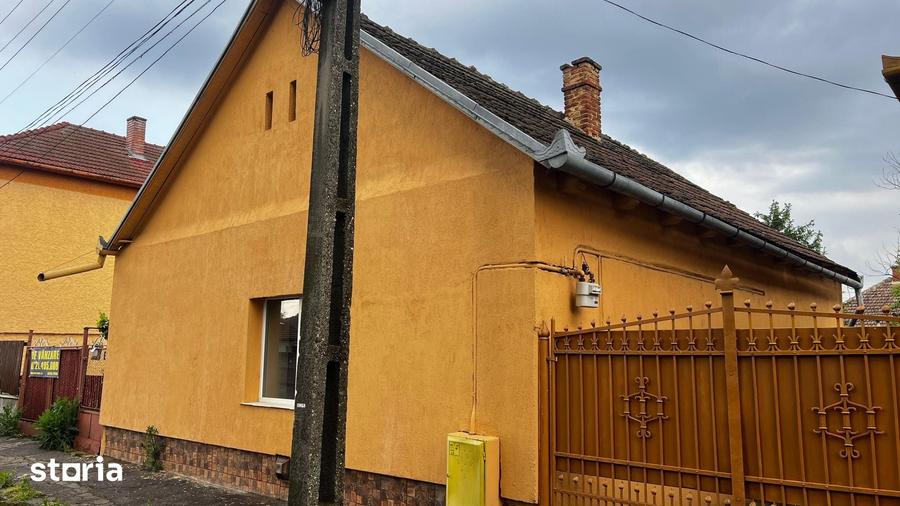 Casă cu 2 camere cu Teren 360 Mp în Central